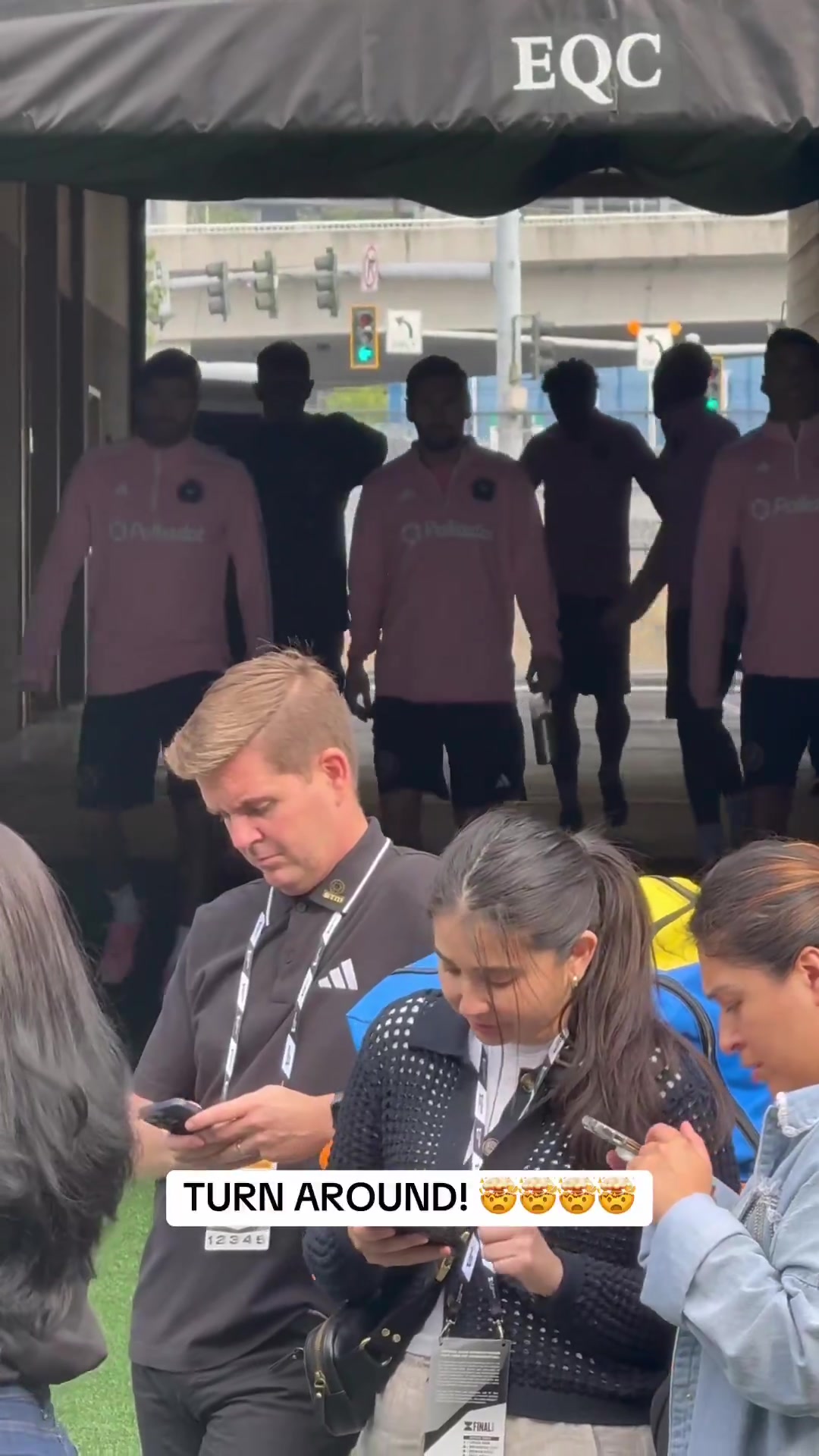 明日冲冠！迈阿密今日到球场训练，梅西、苏牙、德保罗开怀大笑