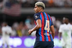 英媒：曼联准备引进阿劳霍，巴萨愿接受6000万欧元的报价