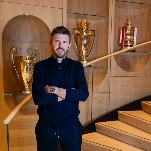 半岛体育-【揭秘】曼联DNA归来，索尔斯克亚为何输给了卡里克？