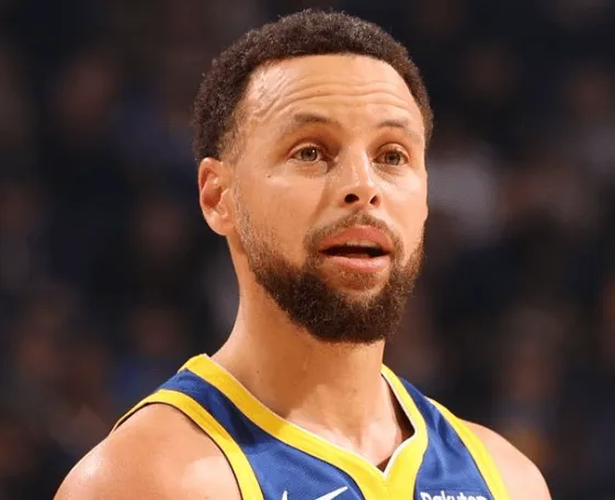 库里生涯第229次单场25+且罚球不足5次，其余无人达到200次